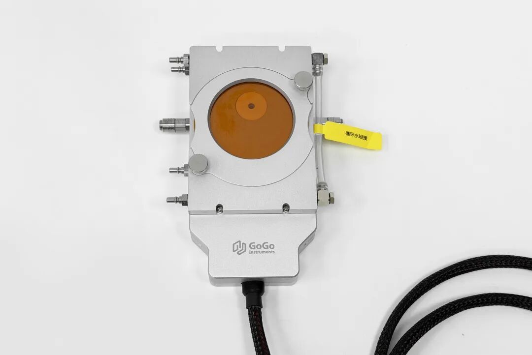 mais recente caso da empresa sobre Entrega do projeto. A fase de aquecimento do microscópio H1500-SR permite experiências in situ de alta temperatura SAXS/WAXS